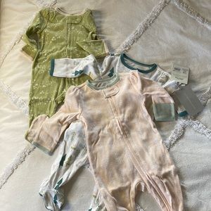 (3) pack of Cloud Island onesies. Size 3-6month